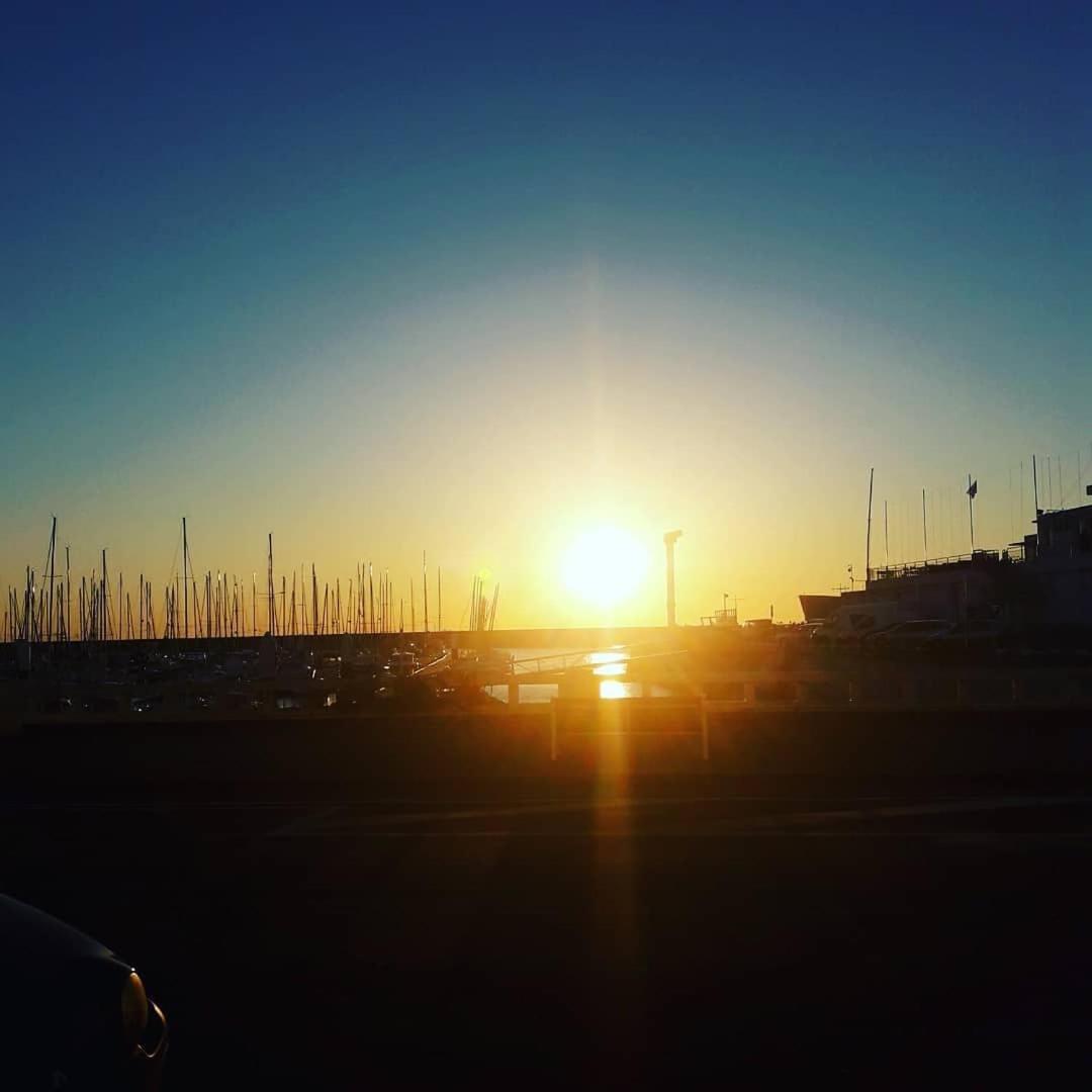 Lesembruns Hotel Le Havre Szoba fotó