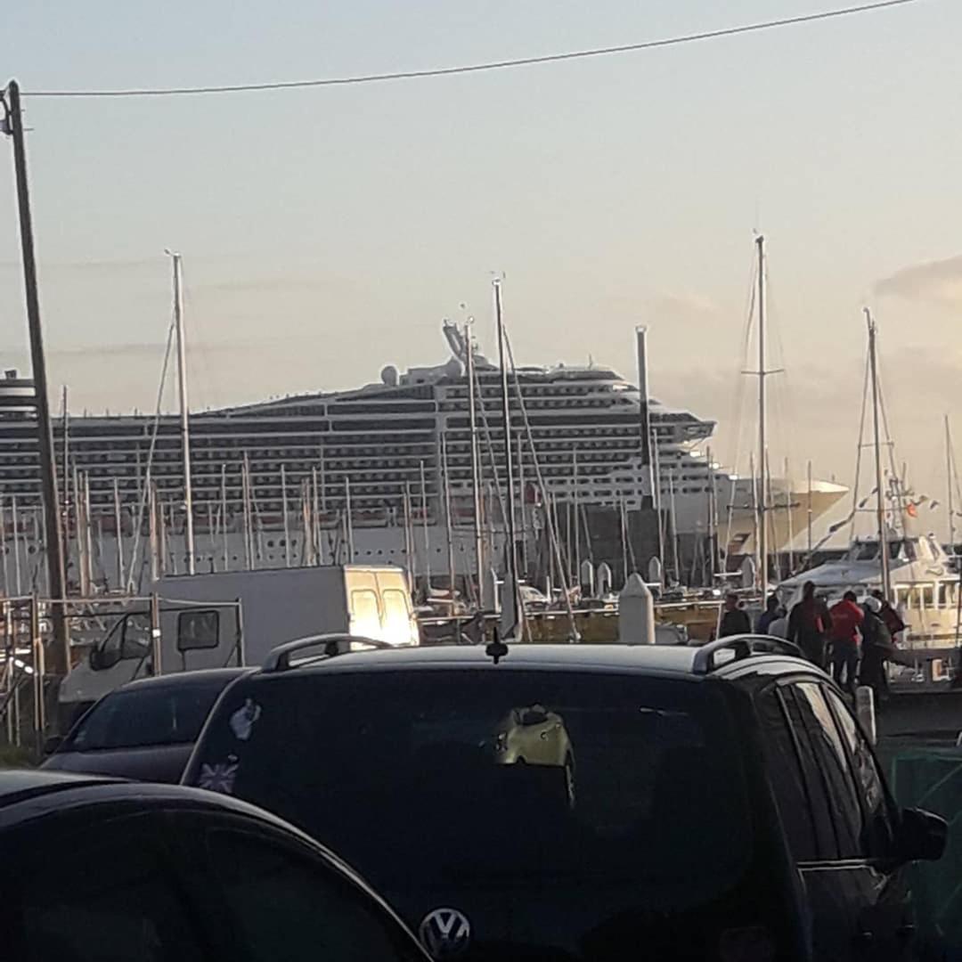 Lesembruns Hotel Le Havre Kültér fotó